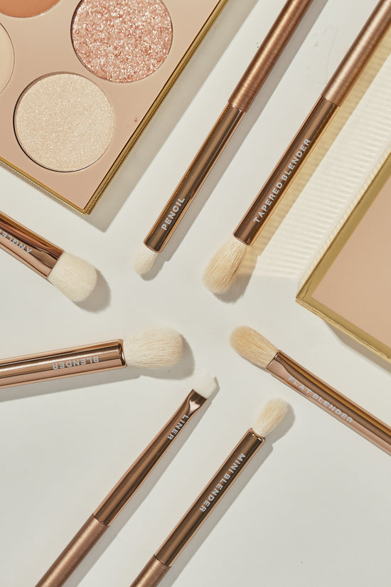 Vanity Makeup Luxury Contour & Eyeshadow Palettes & Makeup Brushes